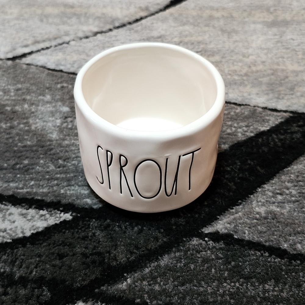RAE DUNN "SPROUT" 4-LEGGED PLANT POT ARTISAN COLLECTION BY MAGENTA